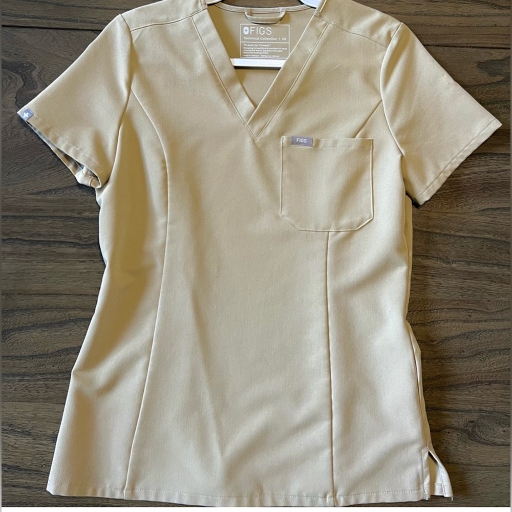 FIGS Sandstone Catarina Top XS and Lesage sandstone jogger SMALL PETITE